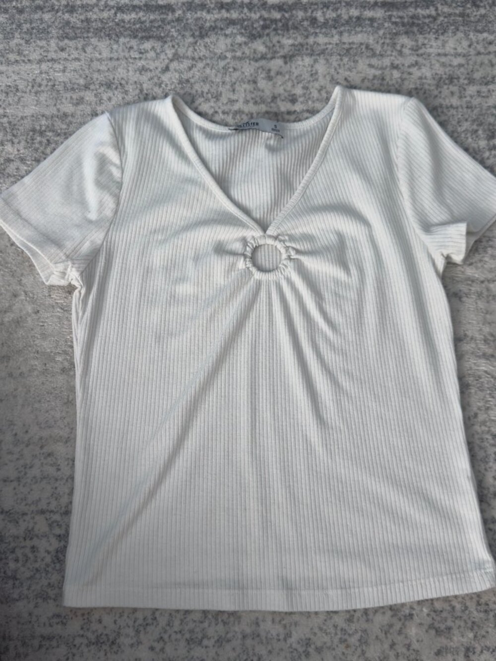 Hollister White Keyhole Tee – Size S